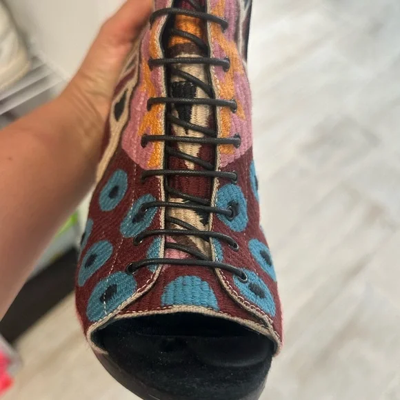 Burberry Multicolor Lace-Up Boots - Picture 7 of 8